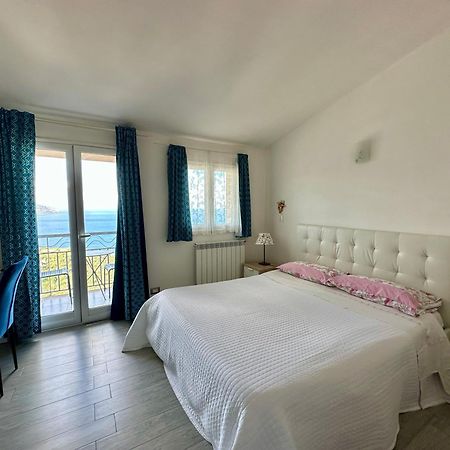 Blue Sky House Bed & Breakfast Таормина Екстериор снимка