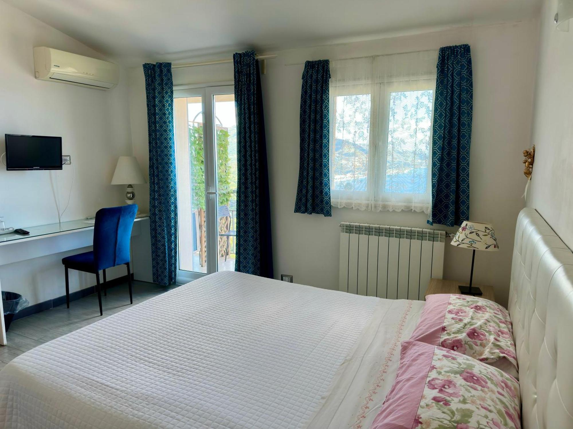 Blue Sky House Bed & Breakfast Таормина Екстериор снимка