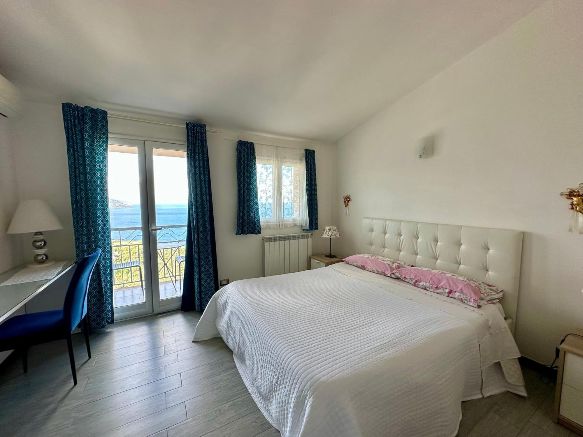 Blue Sky House Bed & Breakfast Таормина Екстериор снимка