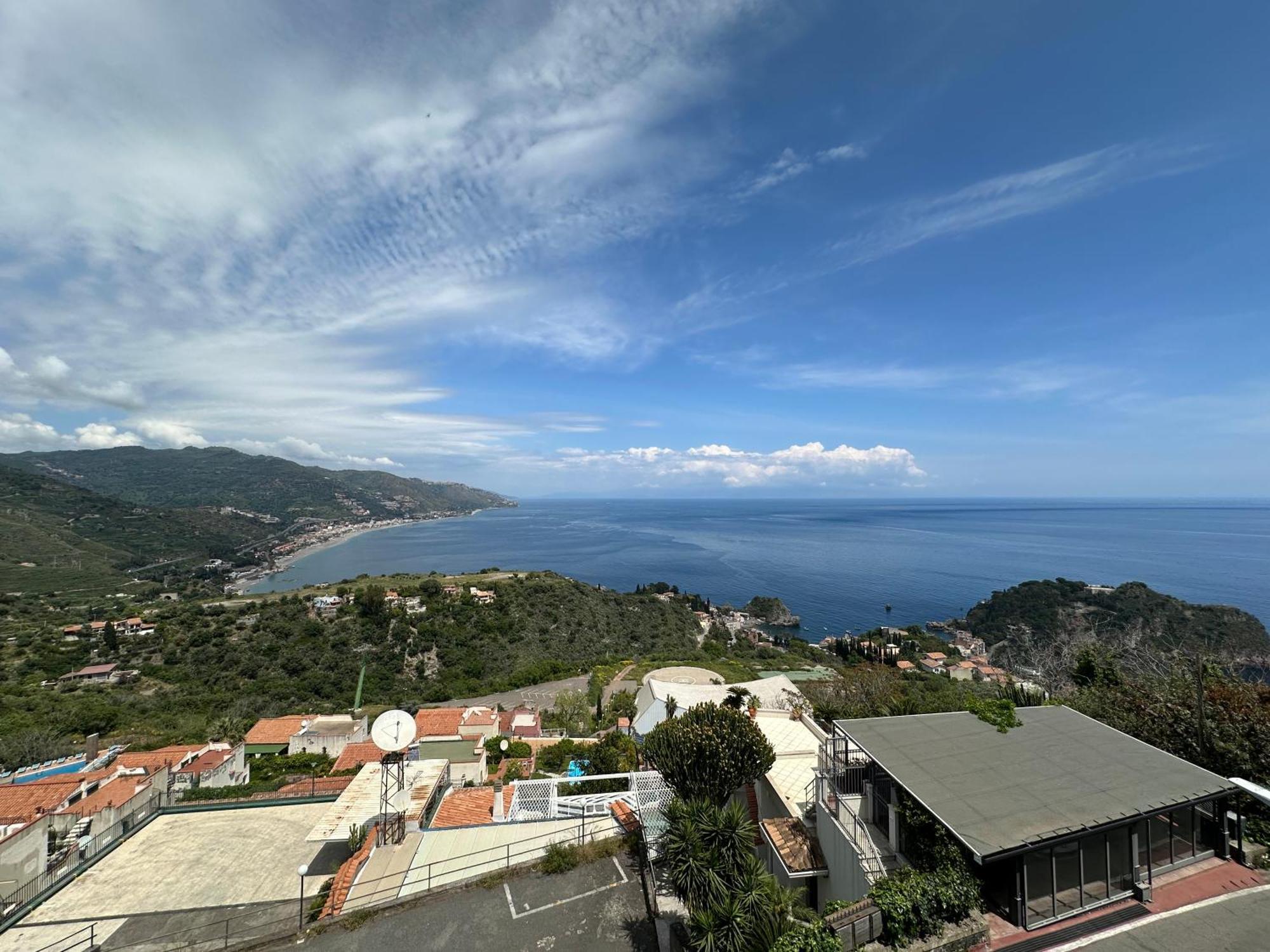 Blue Sky House Bed & Breakfast Таормина Екстериор снимка